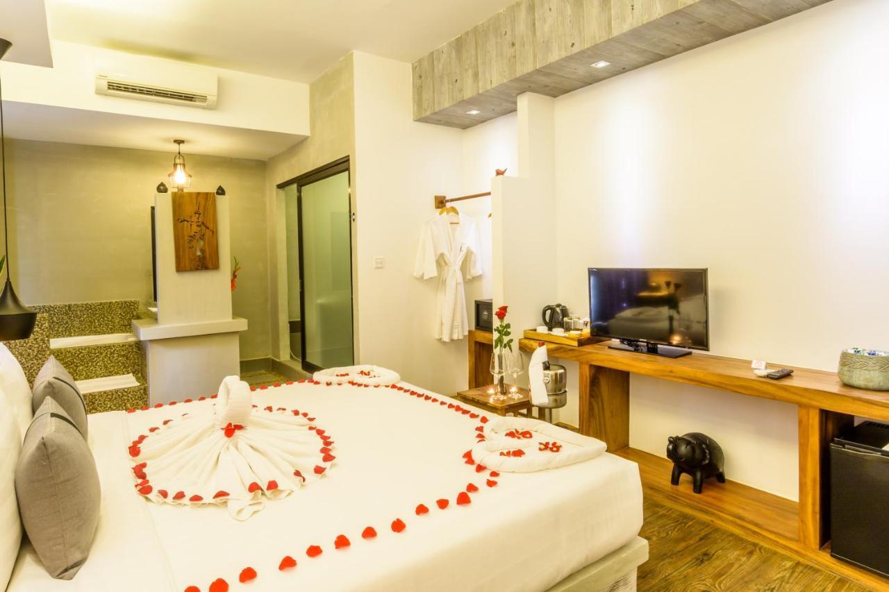 Double Leaf Boutique Hotel Phnom Penh Esterno foto